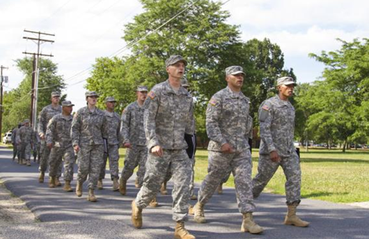 image_soldiers marching